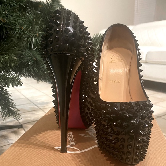 Louis Vitton spiked pumps  Louis vuitton shoes heels, Louis vuitton shoes, Christian  louboutin shoes